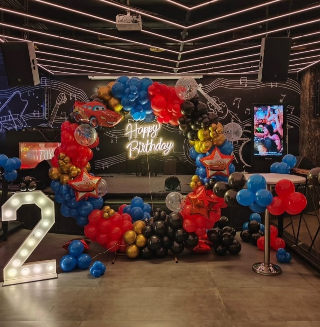 Car Theme Ring Decor Surprise